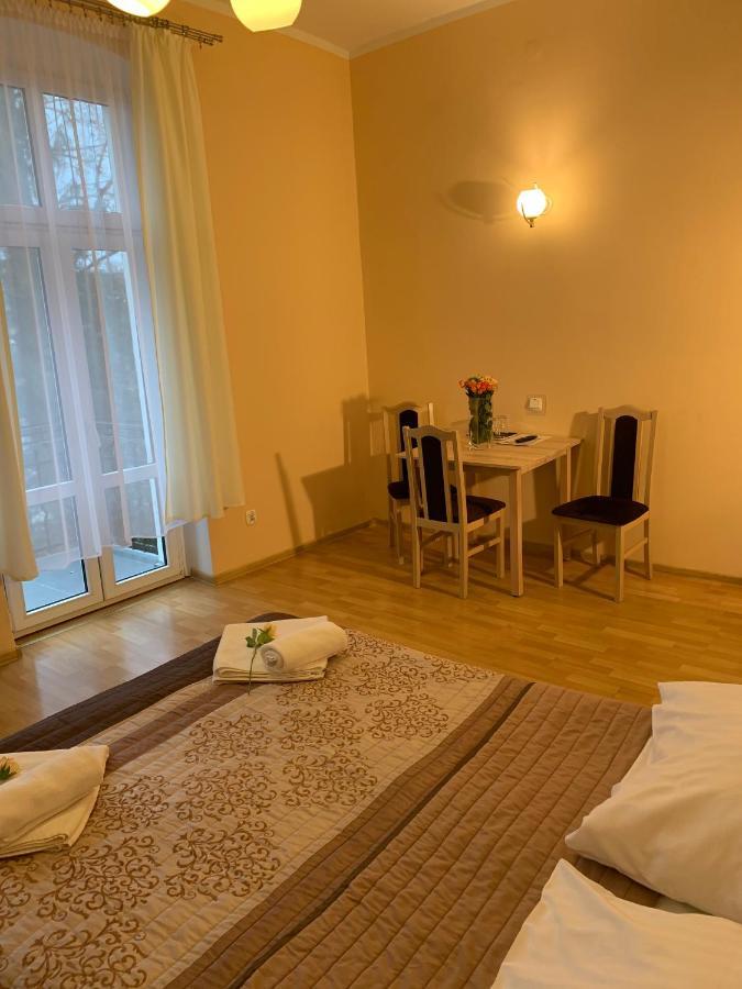 Ow Meduza I Biala Mewa Hotel Miedzyzdroje Exterior photo