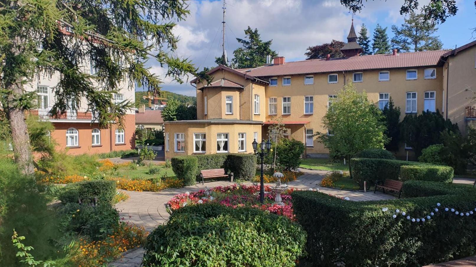 Ow Meduza I Biala Mewa Hotel Miedzyzdroje Exterior photo